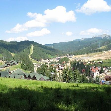 100 Metriv Vid Vytyagu Hotel Bukovel Bilik gambar